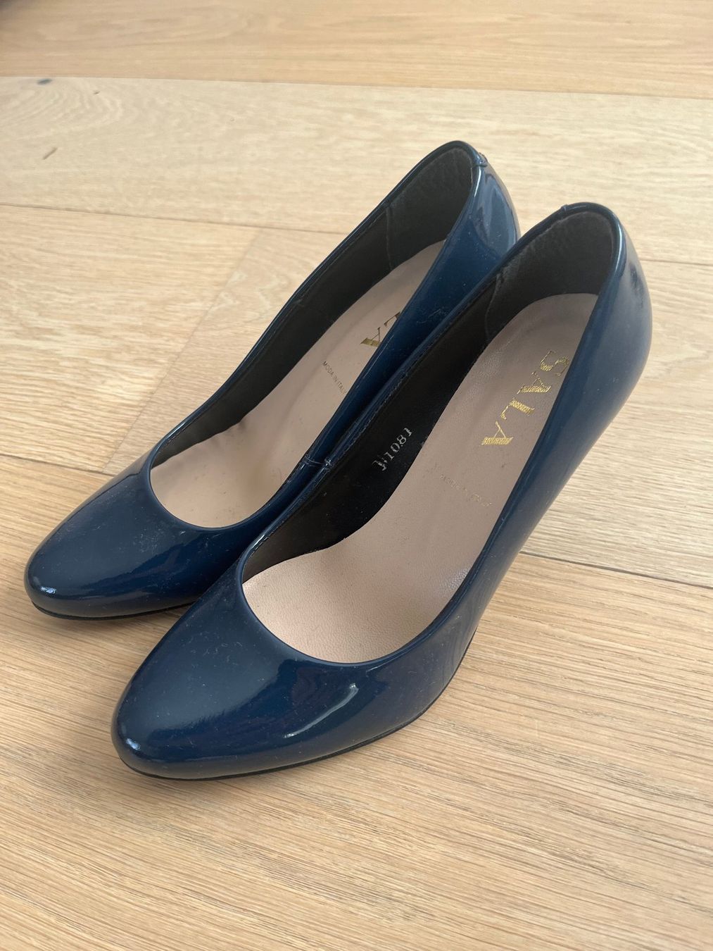 Scarpe da donna: NEU Elegante, dunkelblaue SALA Lack-Pumps, Grösse 35 – Usato da Arbon venduto da vb4all