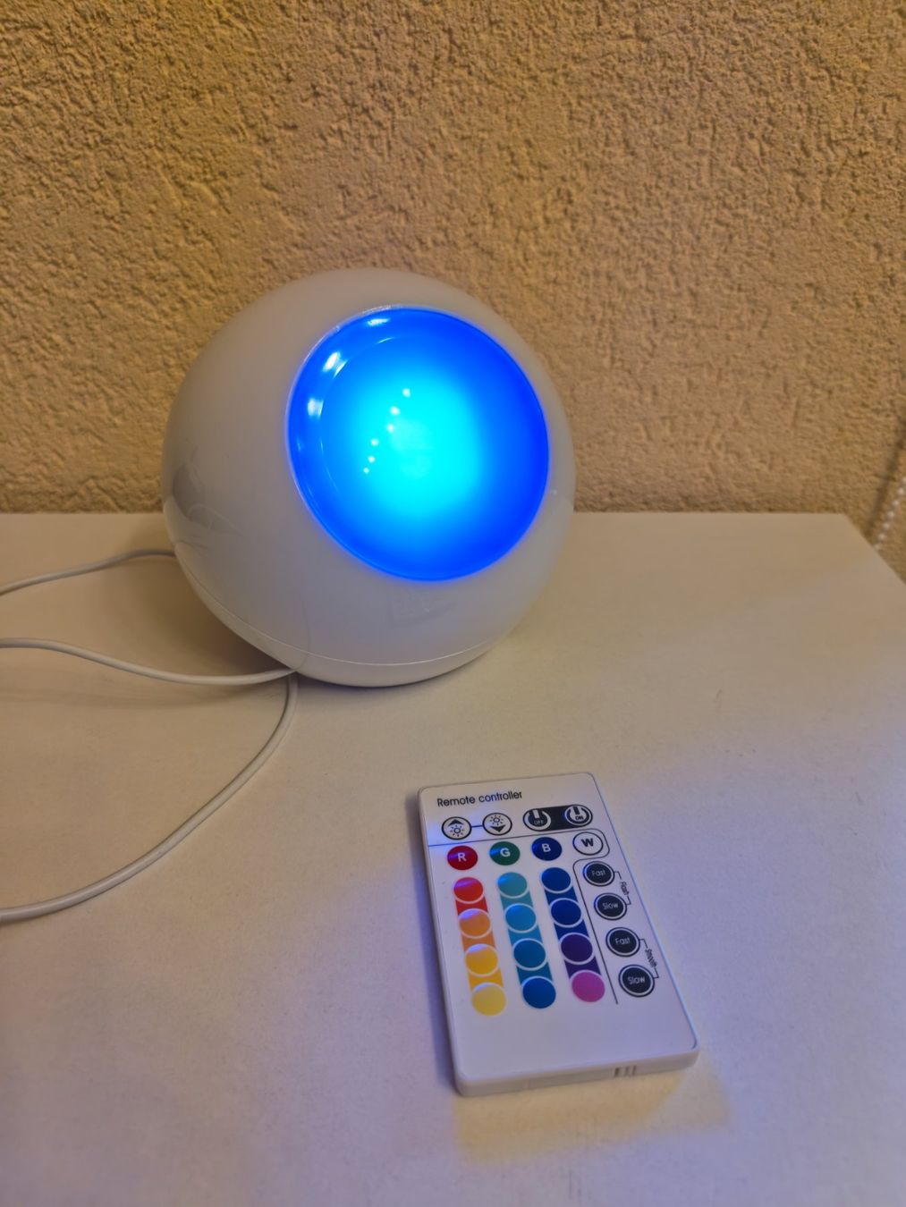 Lampade: Runde RGB Tischleuchte – Usato da Liestal venduto da Kratzilla 3