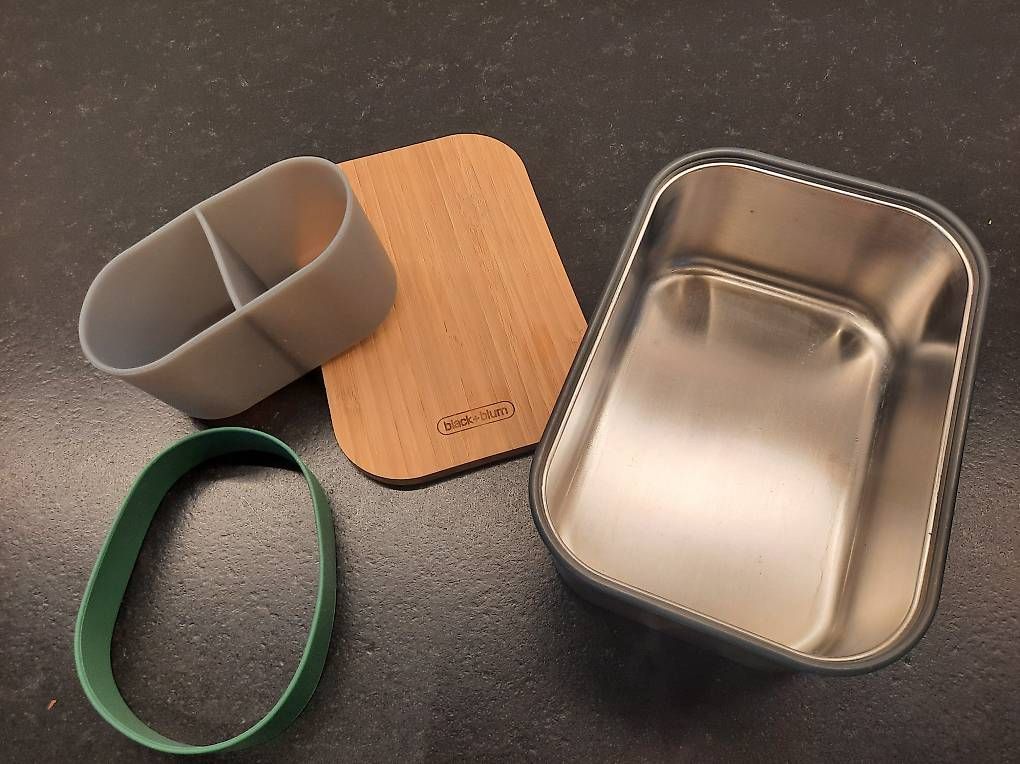 Behälter & Ähnliches: Lunchbox Black and Blum Sandy – Gebraucht aus Grabs von a.nnaa