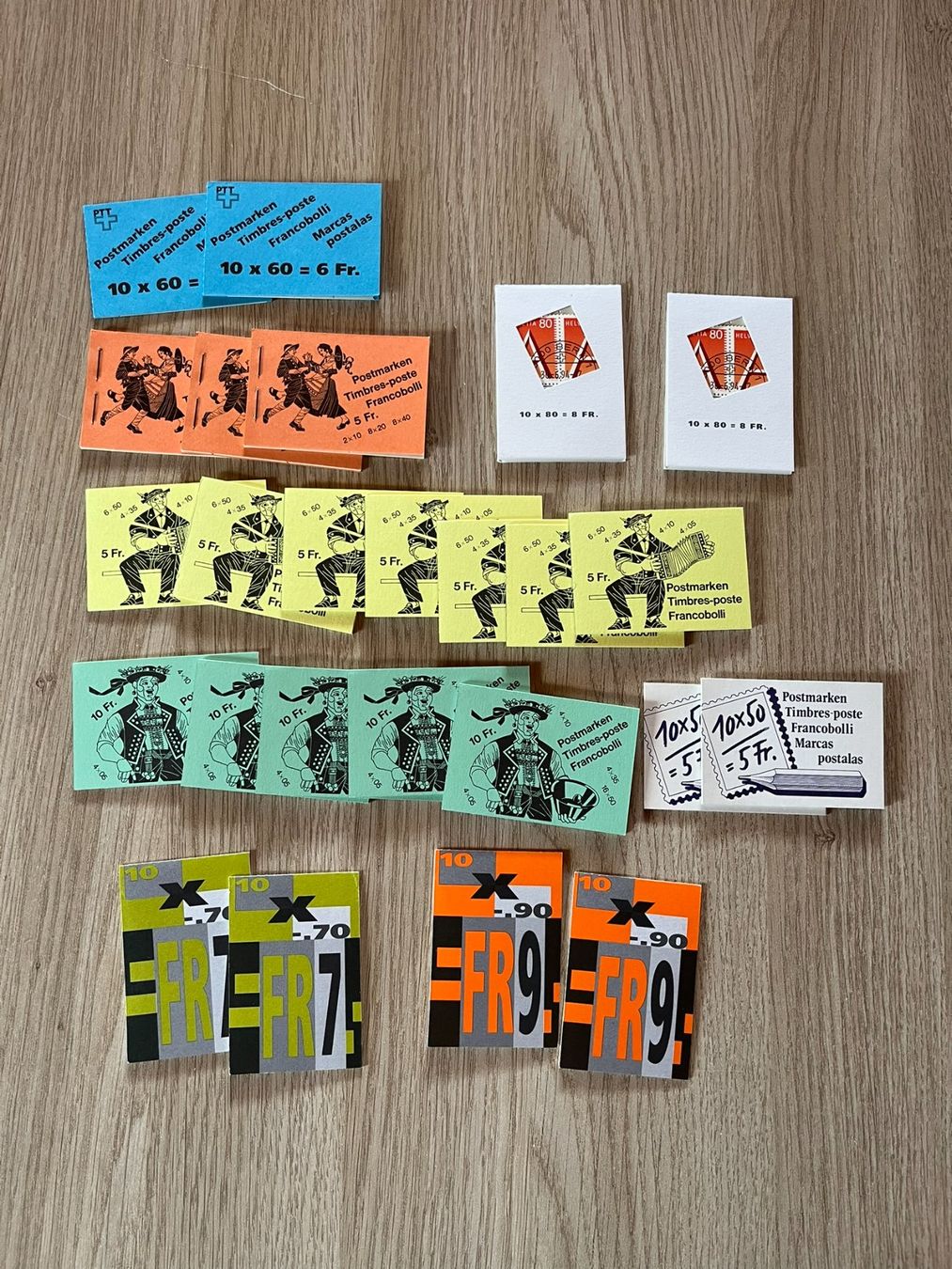 Alle Briefmarken: 122 Markenhefte mit ET Stempel, carnets avec cachet Pr jour – Gebraucht aus Bretigny-sur-Morrens von noldiphila 3