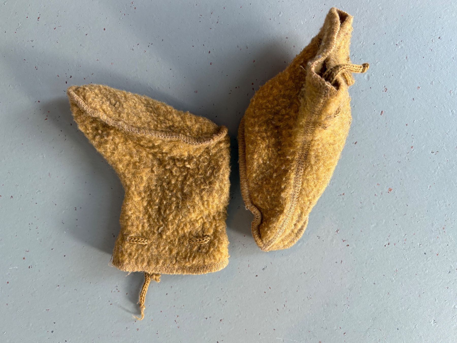 Scarpe per ragazzi: Wollfleece Babyschuhe von ENGEL – Usato da Zürich venduto da Nook_5 1