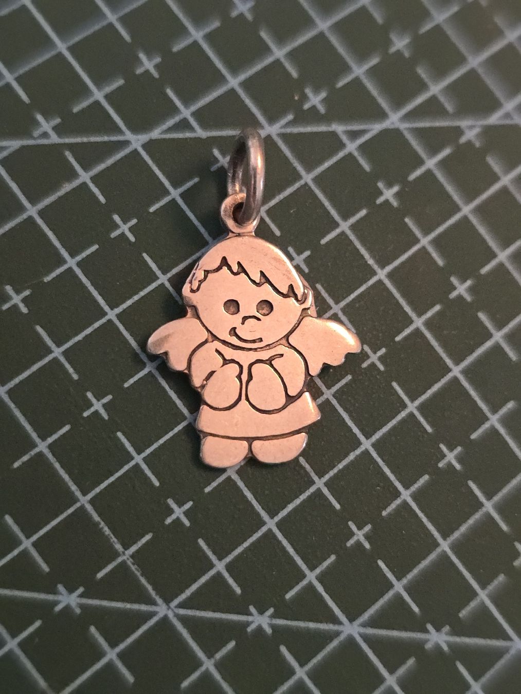 Ciondoli: Petit pendentif ange, poinçon 950.  – Nuovo (secondo la descrizione) da Satigny venduto da Baazarbaron