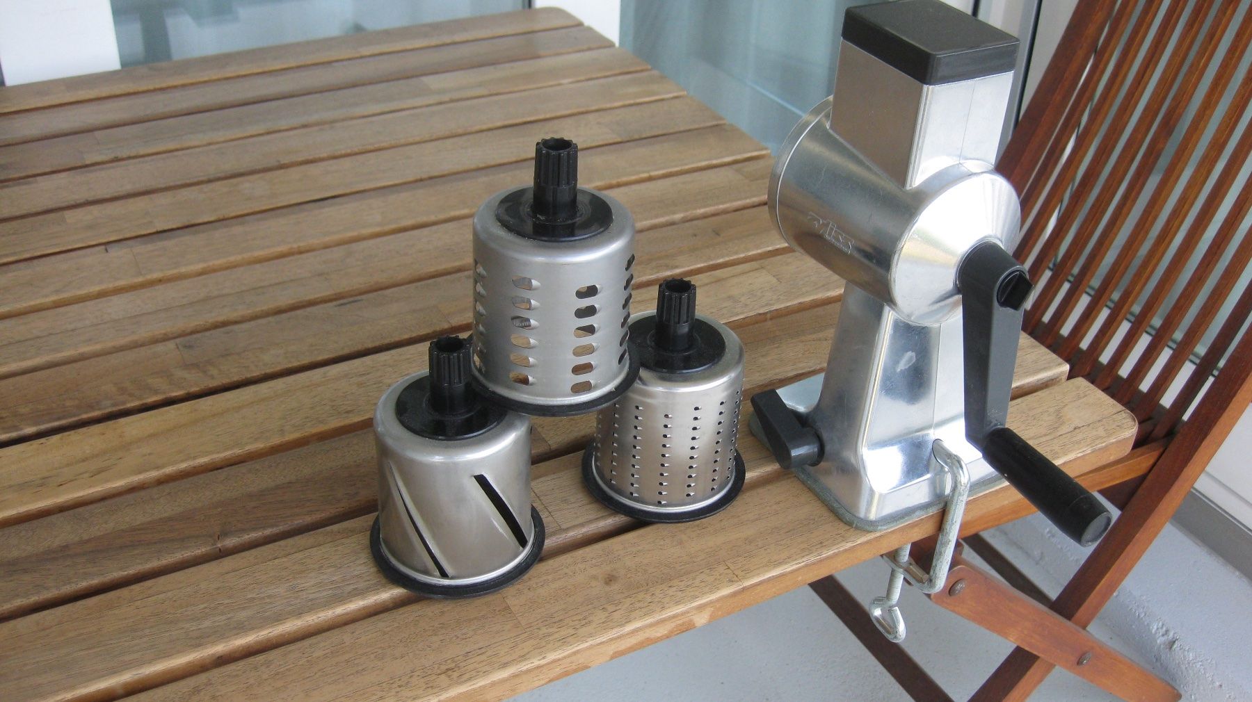 Zyliss Elettrodomestici da cucina: Trommelraffel Zyliss mit 4 Trommeln – Usato da Nussbaumen AG venduto da Daddy5