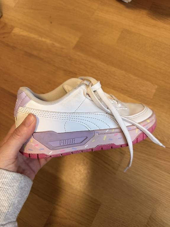 Schuhe für Mädchen: Puma Sneakers Gr. 33 – Gebraucht aus Zürich von fra_wc9h 1