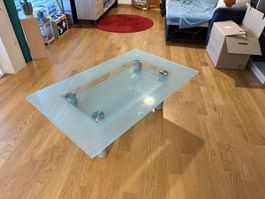 Glas-Tisch