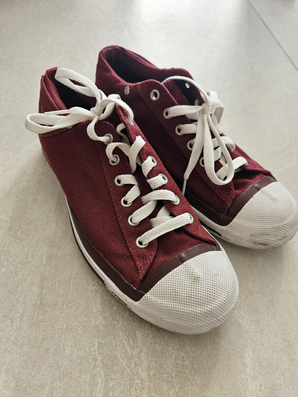 Damenschuhe: Diesel Sneaker Chucks, Grösse 39 – Gebraucht aus Brugg AG von Kitycity