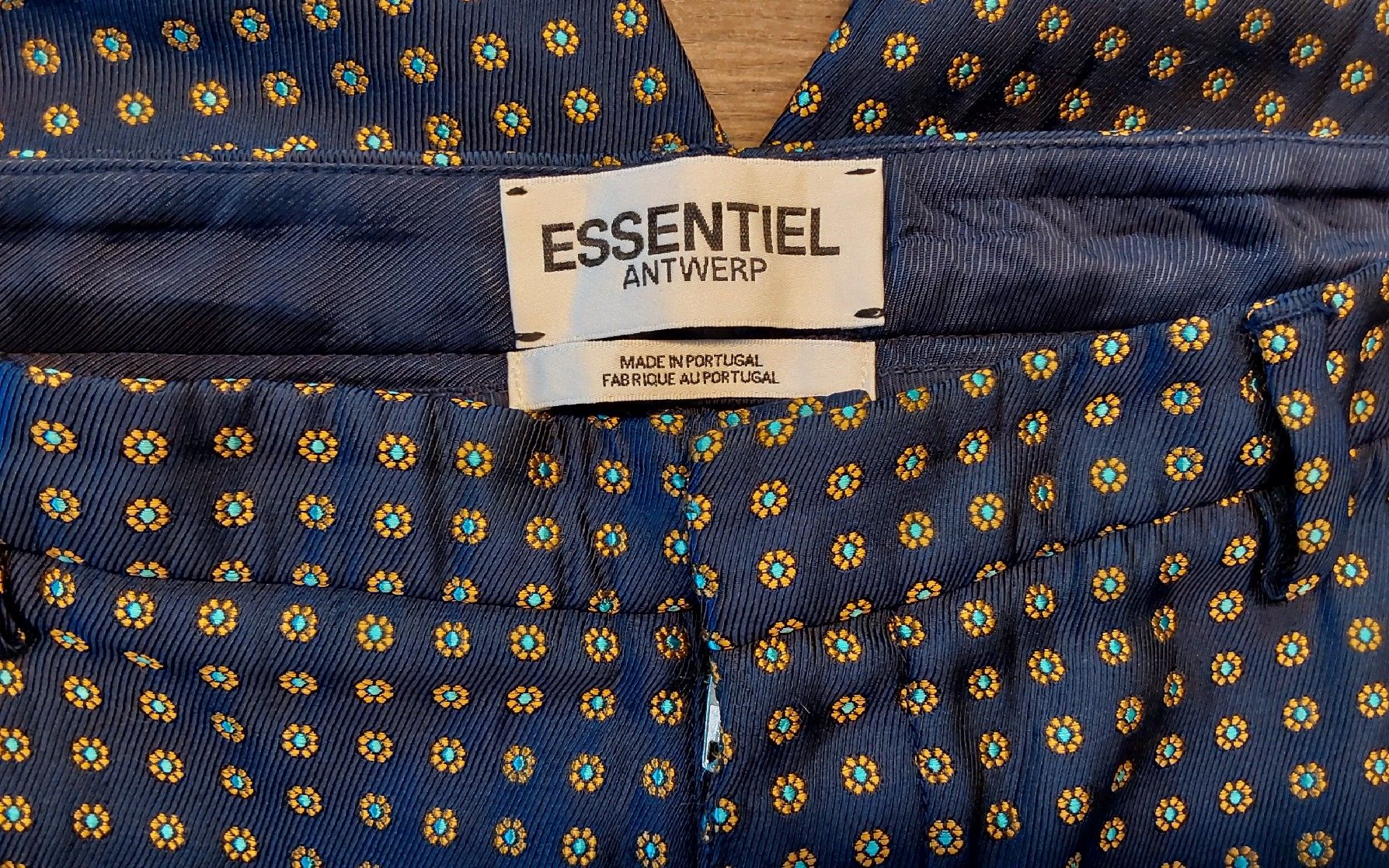 Pantaloni: Bermudas Essentiel Antwerp 38 blau – Usato da Köniz venduto da scopello12 4
