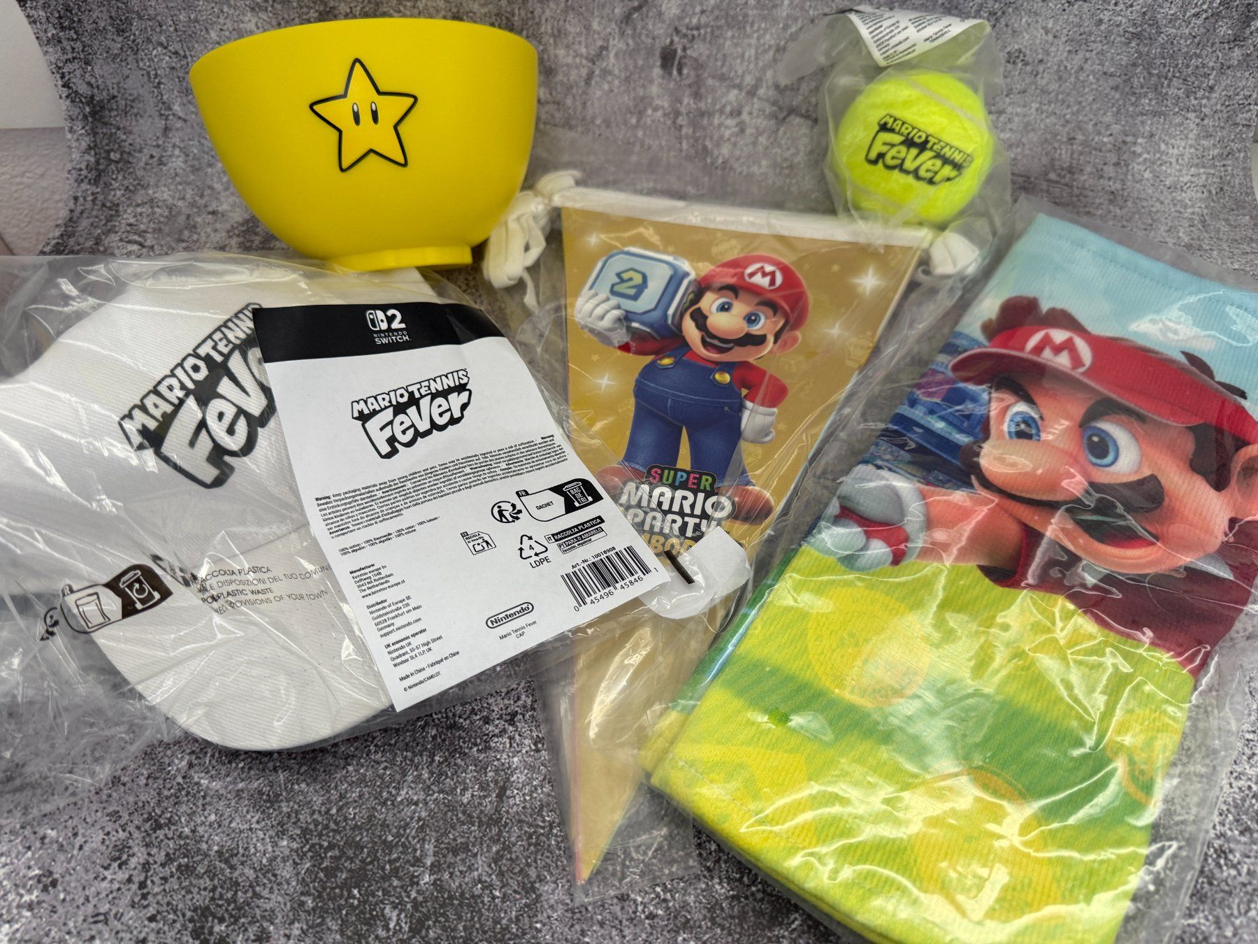 Comics: Diverse Mario Goodies ab CHF 1.- – Neu und originalverpackt aus Küssnacht am Rigi von Bionicmax