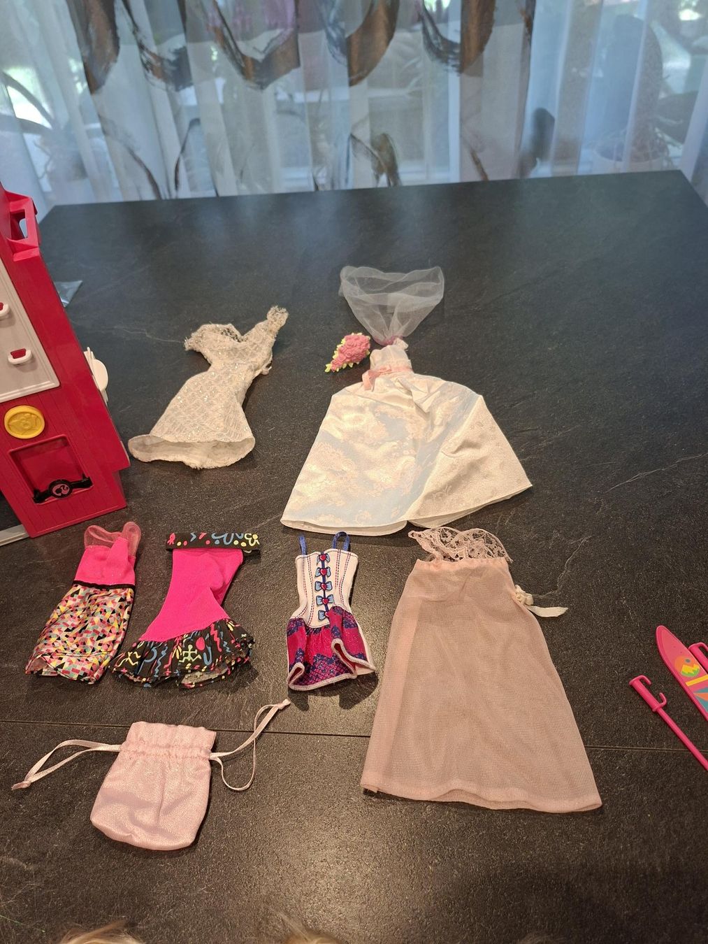 Hasbro Poupées: Grosses Barbie Paket – D'occasion à Oberwil BL par Nisli99 5