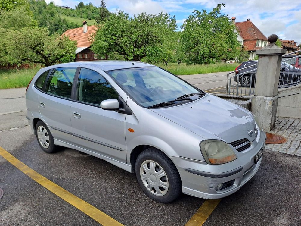 Nissan Almera Tino D 2.2