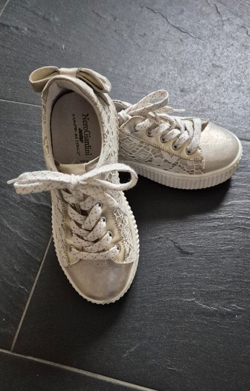 Scarpe per ragazze: NeroGiardini Mädchen-Sneakers, Leder, Grösse 30 – Usato da Dornach venduto da kolibri313 1