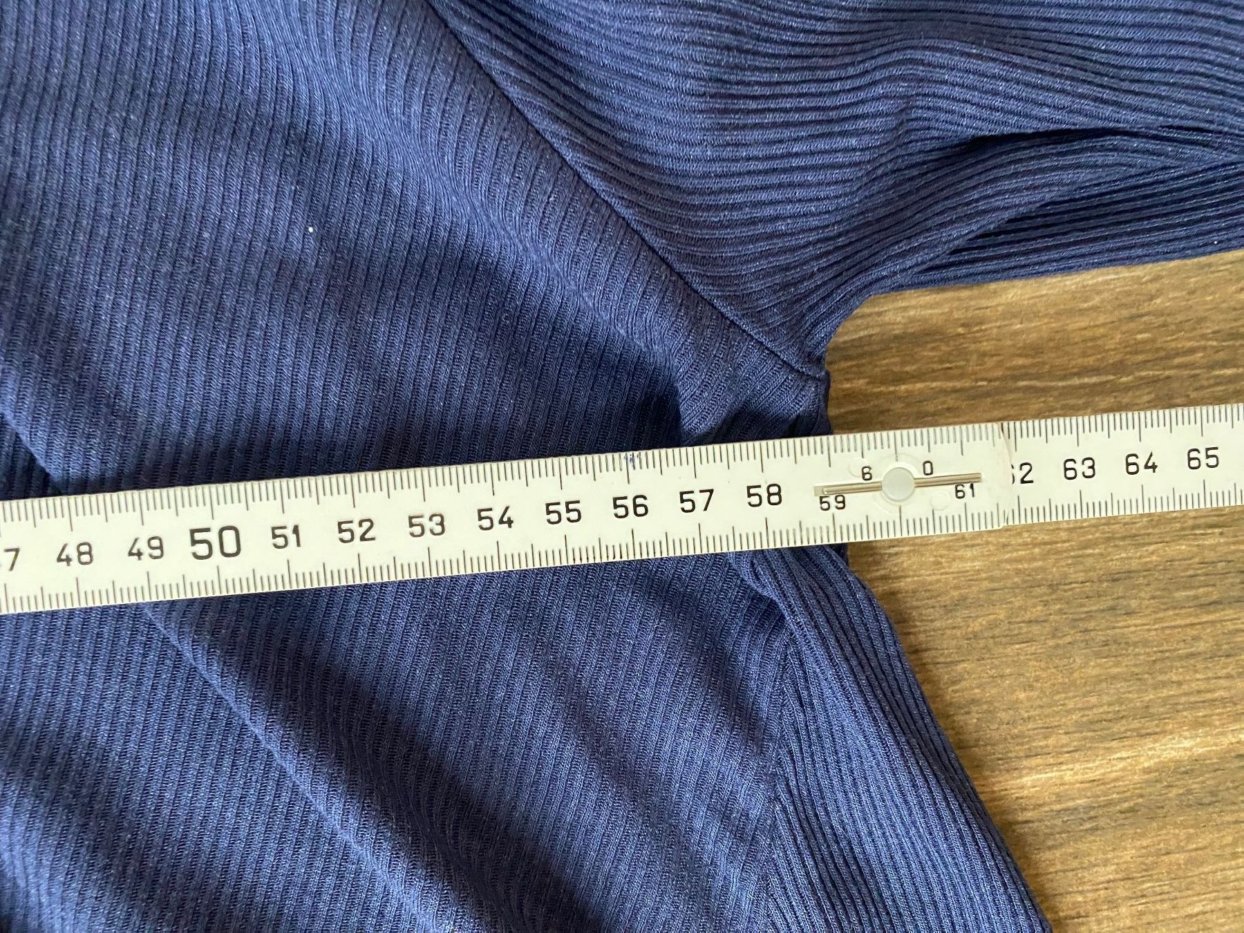 Asos T-shirt: Asos Oberteil langarm dunkelblau Gr. 48 – Usato da Pratteln venduto da a23_j2gs 5