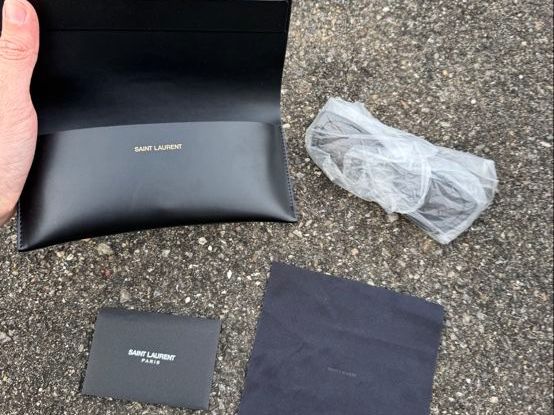 Saint Laurent Brillen & Gläser: Sonnenbrille Yves Saint Laurent – Neu (gemäss Beschreibung) aus Dornach von Retschina63 1