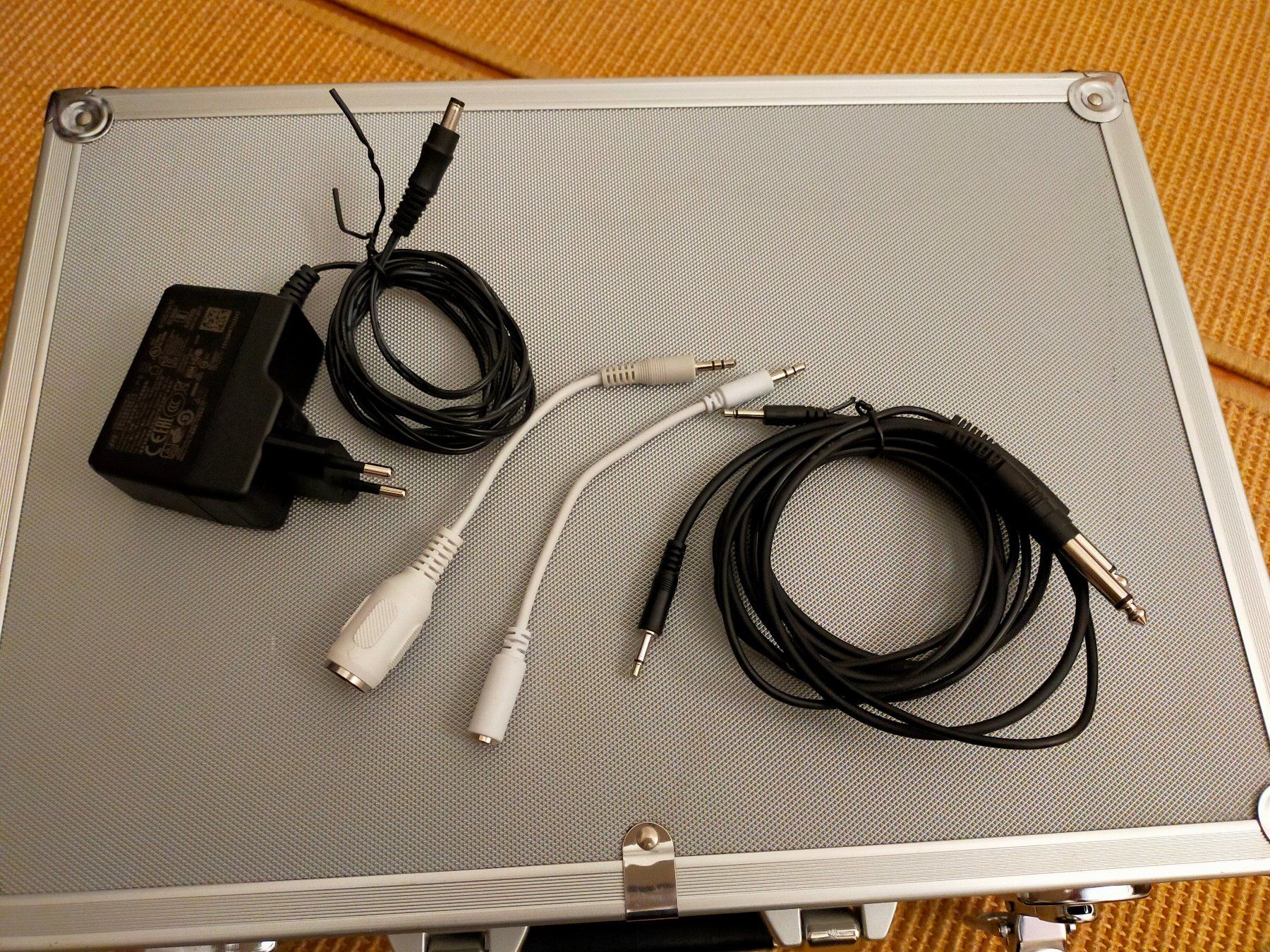 Arturia Strumenti musicali: Arturia MicroFreak inkl. Case und Patchkabel – Usato da Wohlen b. Bern venduto da Wannholle 1