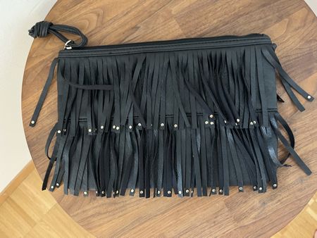 Schwarze Fransen Clutch
