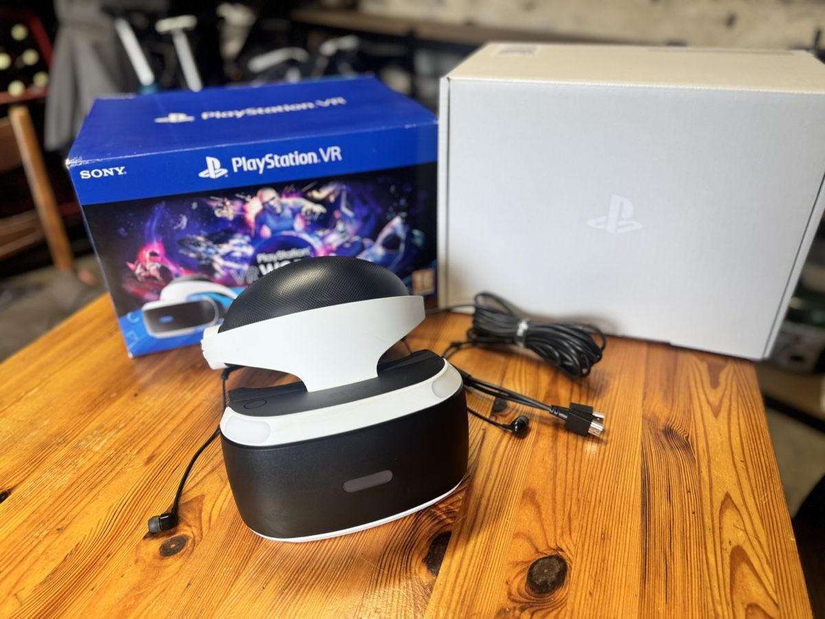 Jeux: PACK Casque VR / VR AIM CONTROLLER / MOVE MOTION VR  – D'occasion à Saicourt par ryangva