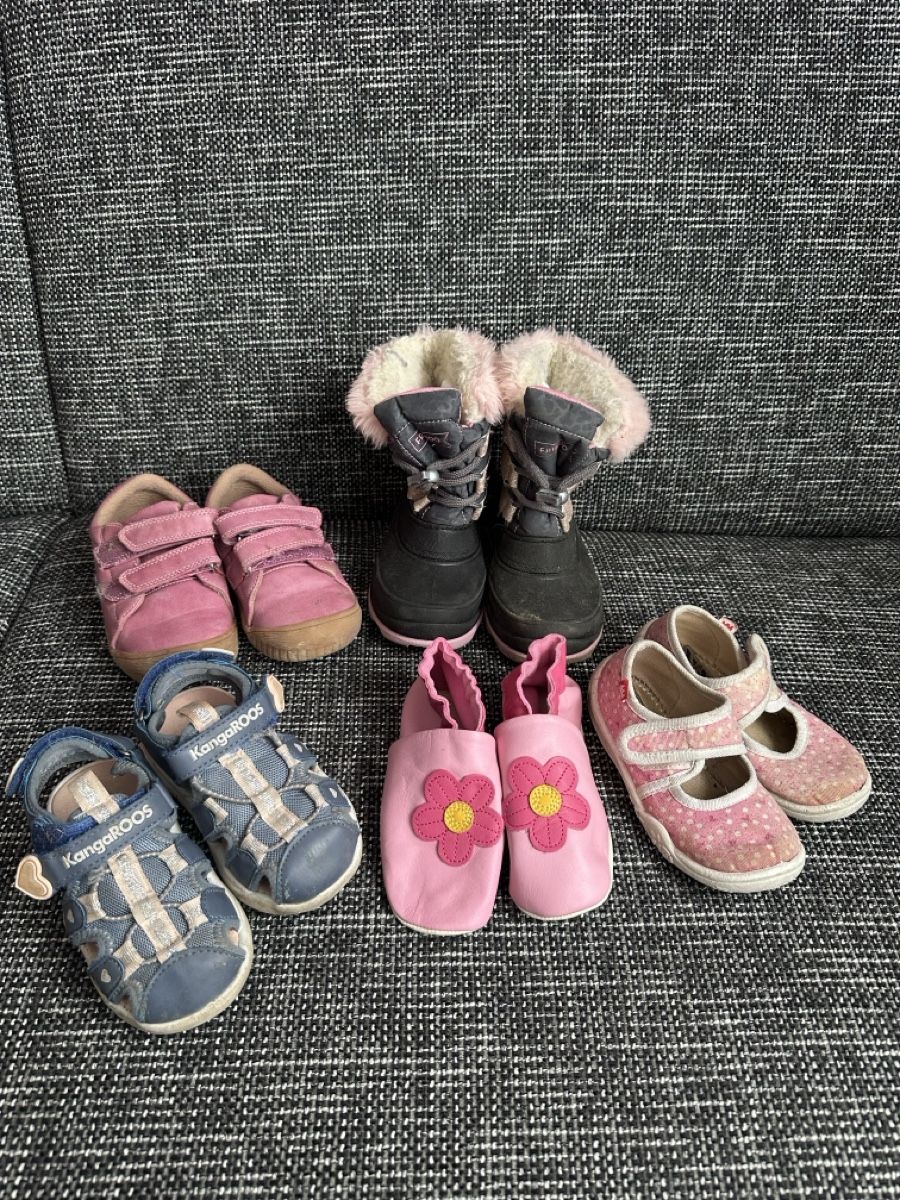 Scarpe per ragazze: Süesses Mädchen Schuhpaket Gr. 23 – Usato da Biberist venduto da JAM0110