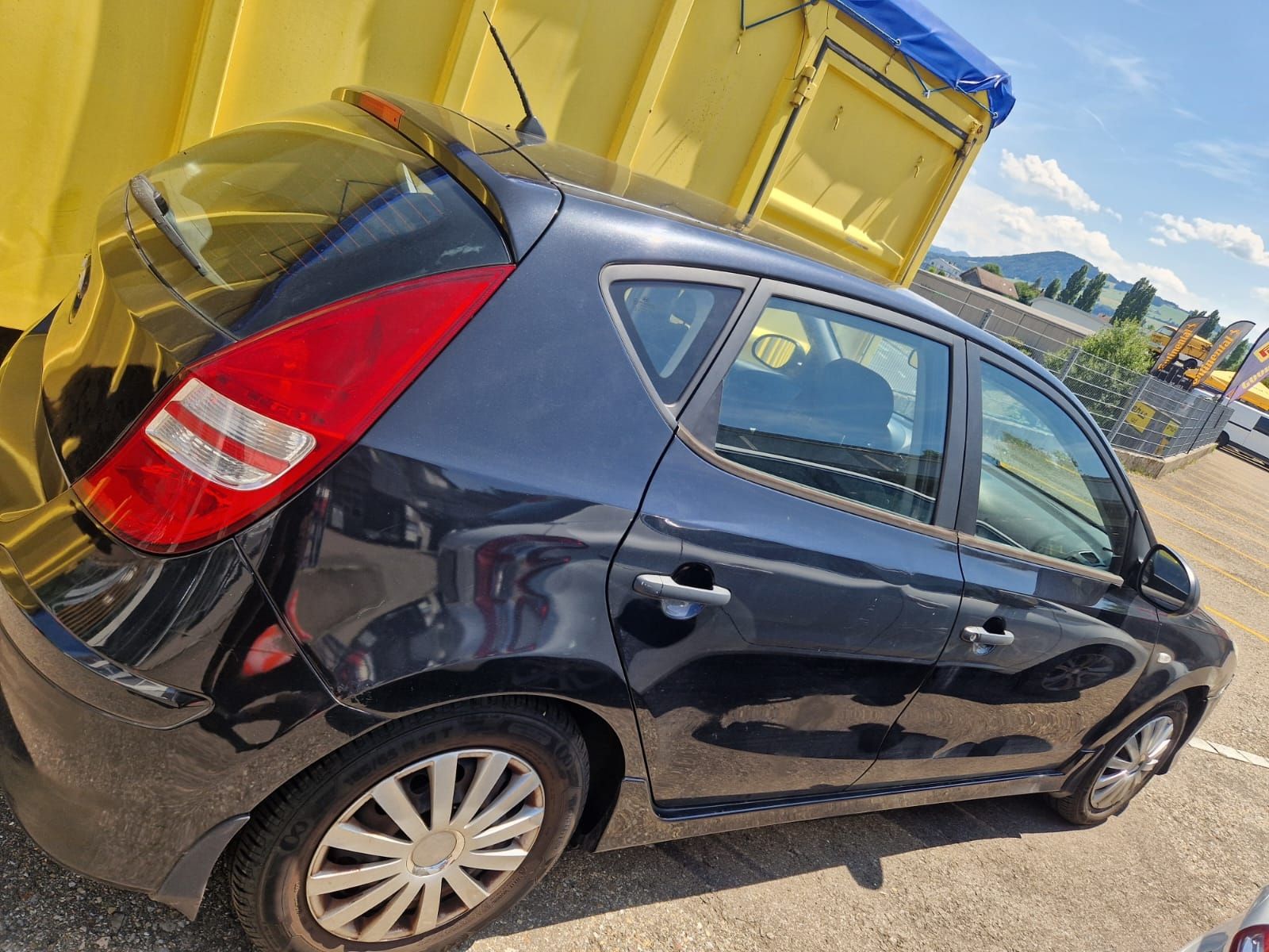 Hyundai Automobili: Hyundai i30 1.4 – Usato da Embrach venduto da deal.ch 3