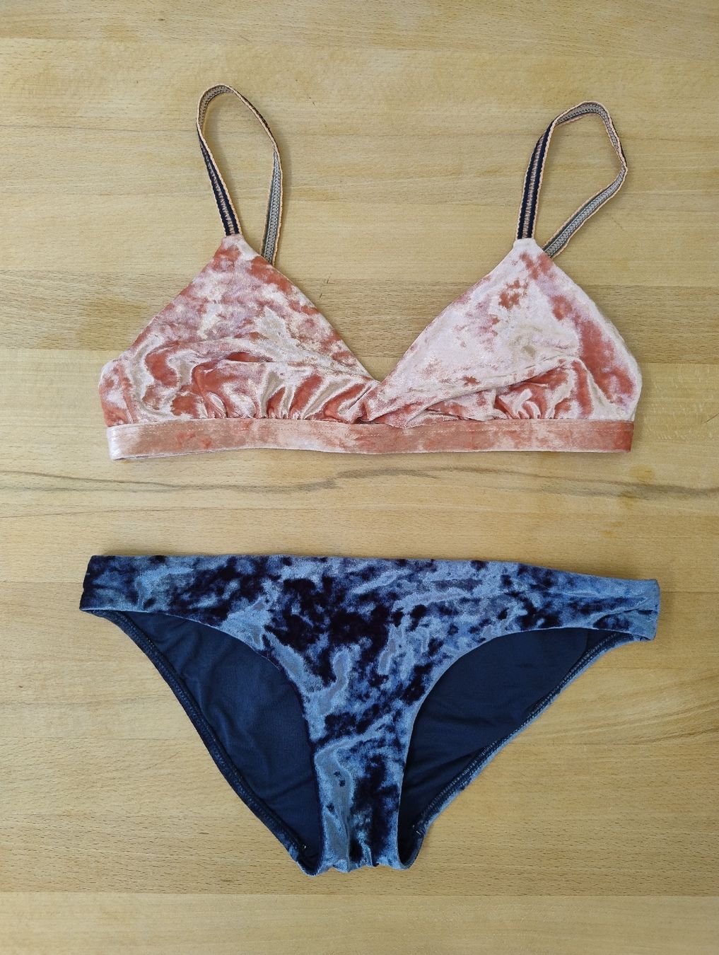 Seafolly Costumi da bagno & Bikini: Bikini Set von Seafolly, Samt Rosa/Blau, Gr. 36 – Usato da Kirchberg BE venduto da lauraflu