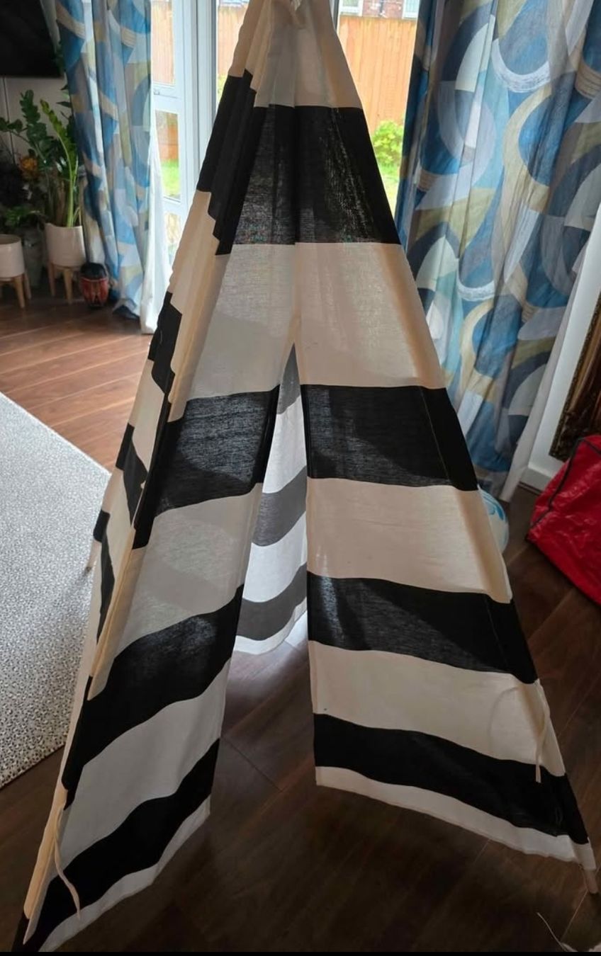 Maisons pour enfant: Striped children's teepee tent good condition – D'occasion à Horgen par was_9yg7