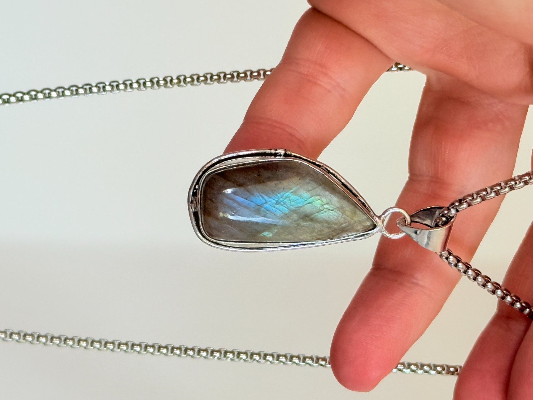 Ketten: Collier avec labradorite - Élégant & Naturel! – Neu und originalverpackt aus Genève von AWWA 4