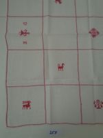 Kleine Tischdecke mit Kreuzstich Vintage