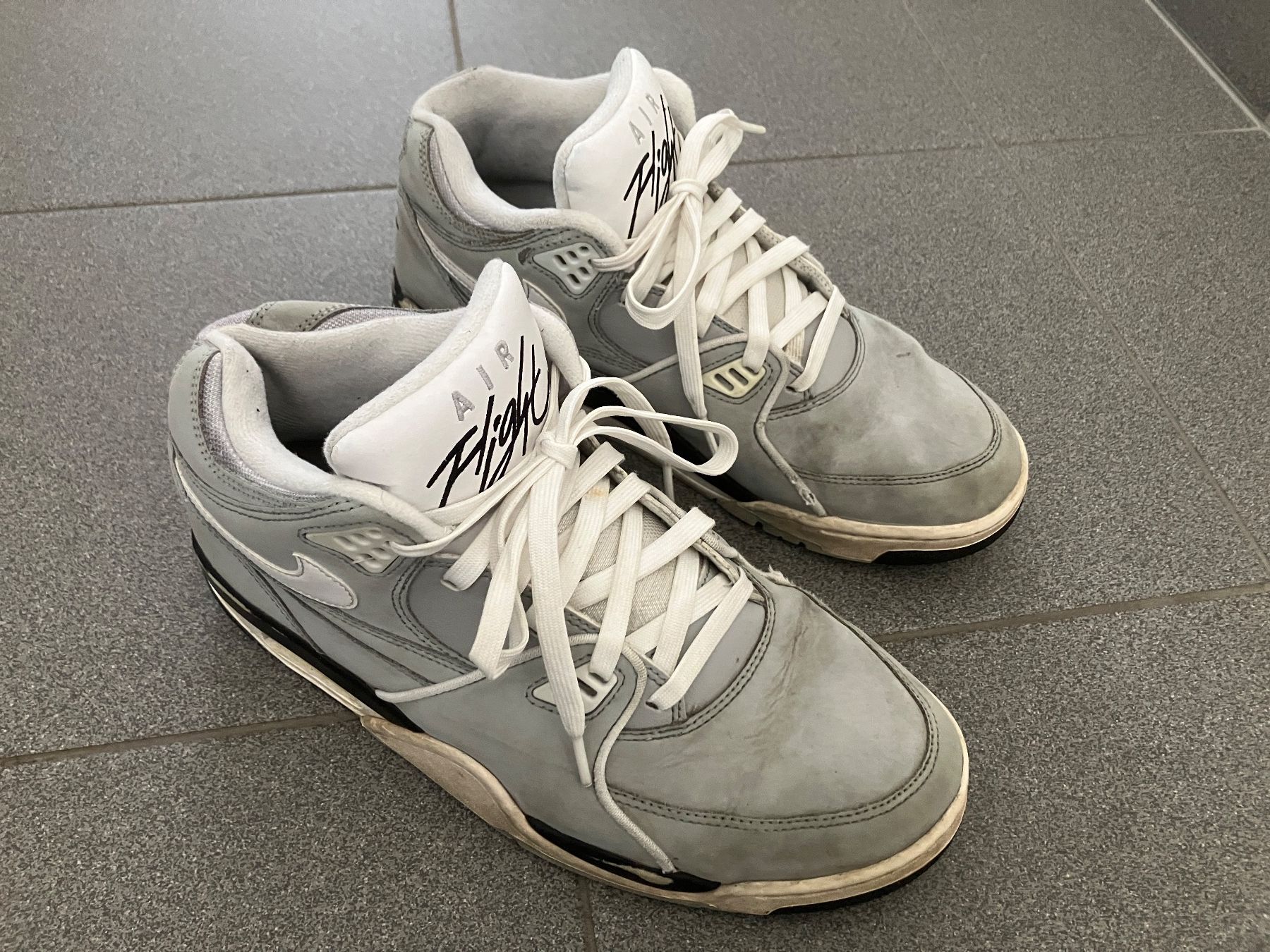 Nike Herrenschuhe: Nike Air Flight Sneaker Gr. 42.5 – Gebraucht aus Ruggell von VegasGirl