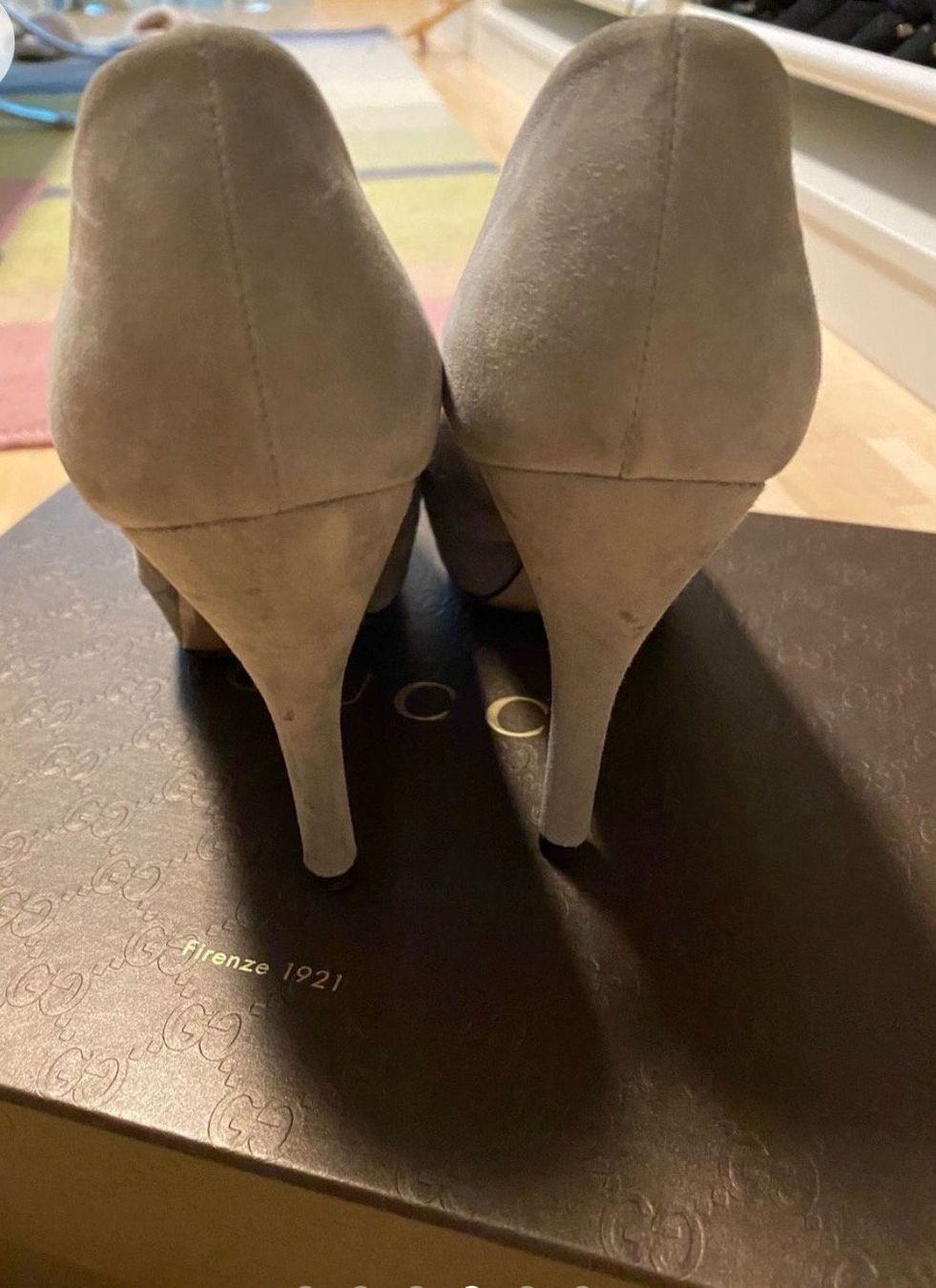 Gucci Scarpe da donna: Gucci pumps Escarpin daim/suede gris 36 – Usato da Zürich venduto da Julianobzh 4