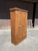 Antiker Biedermeier Schrank aus Nussbaum