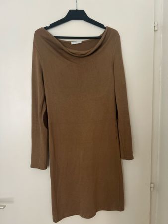 Brown Long Sleeve T-Shirt - Perfect for Autumn Layering