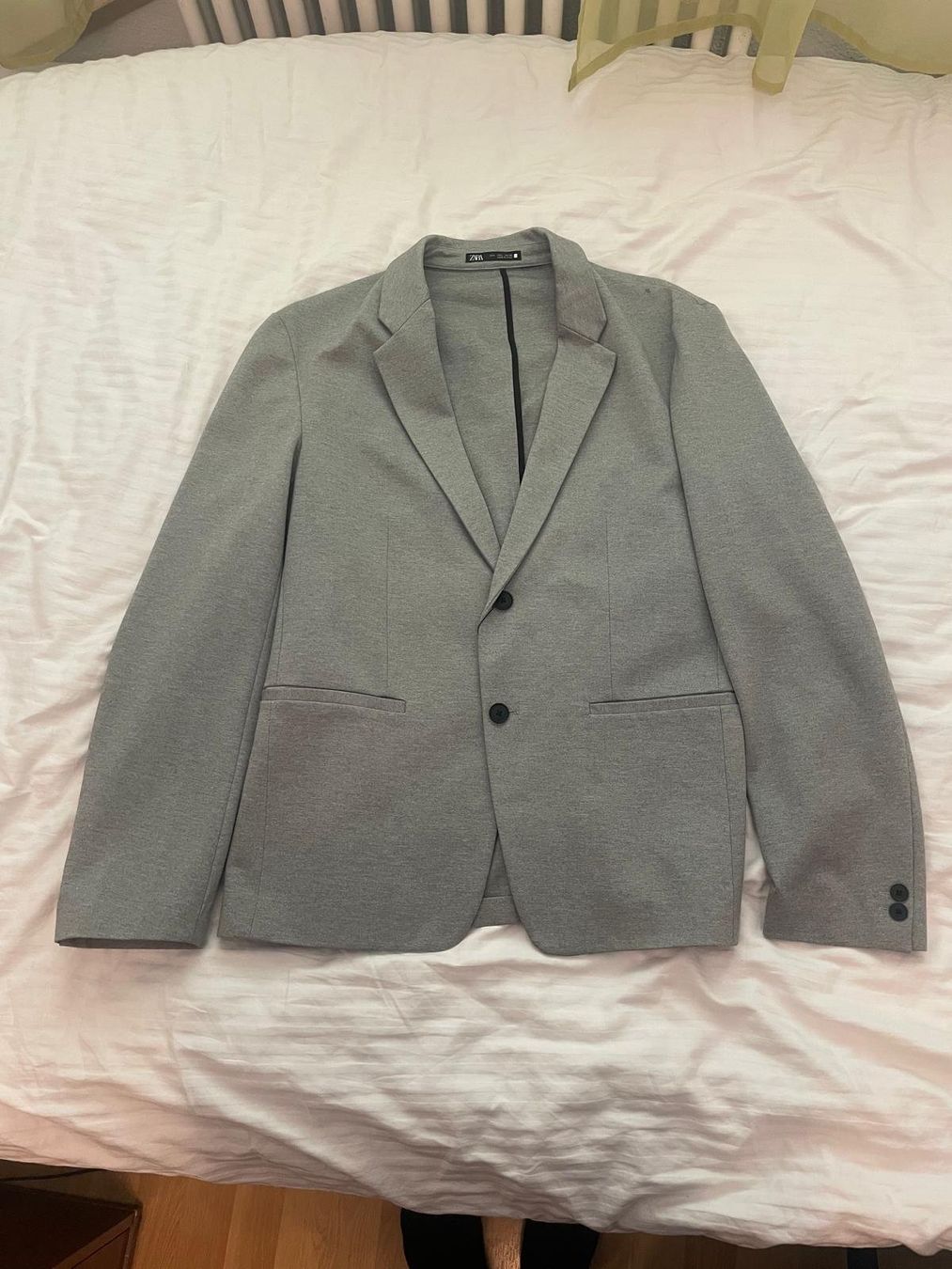 Zara Anzüge: Grauer Blazer von ZARA Neu – Gebraucht aus Ebikon von Mangotango1