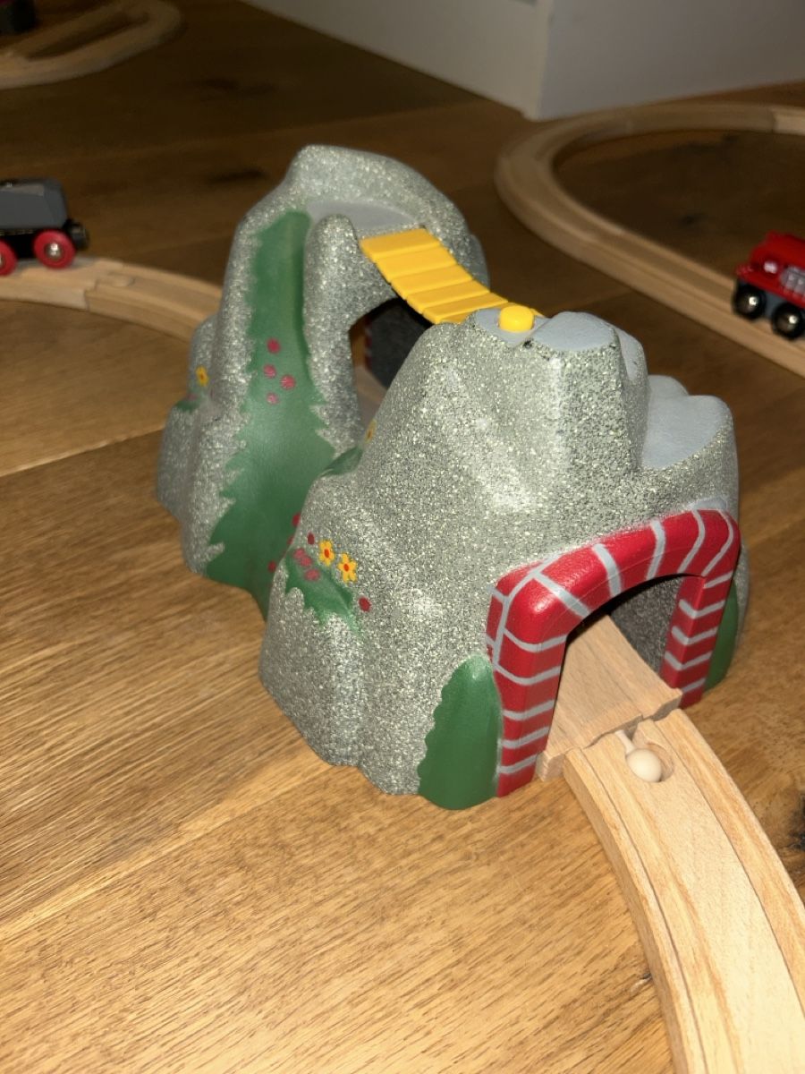 Brio Giocattoli: Brio Bergbahn mit Lokomotiven Set – Usato da Binningen venduto da Tim_777 3