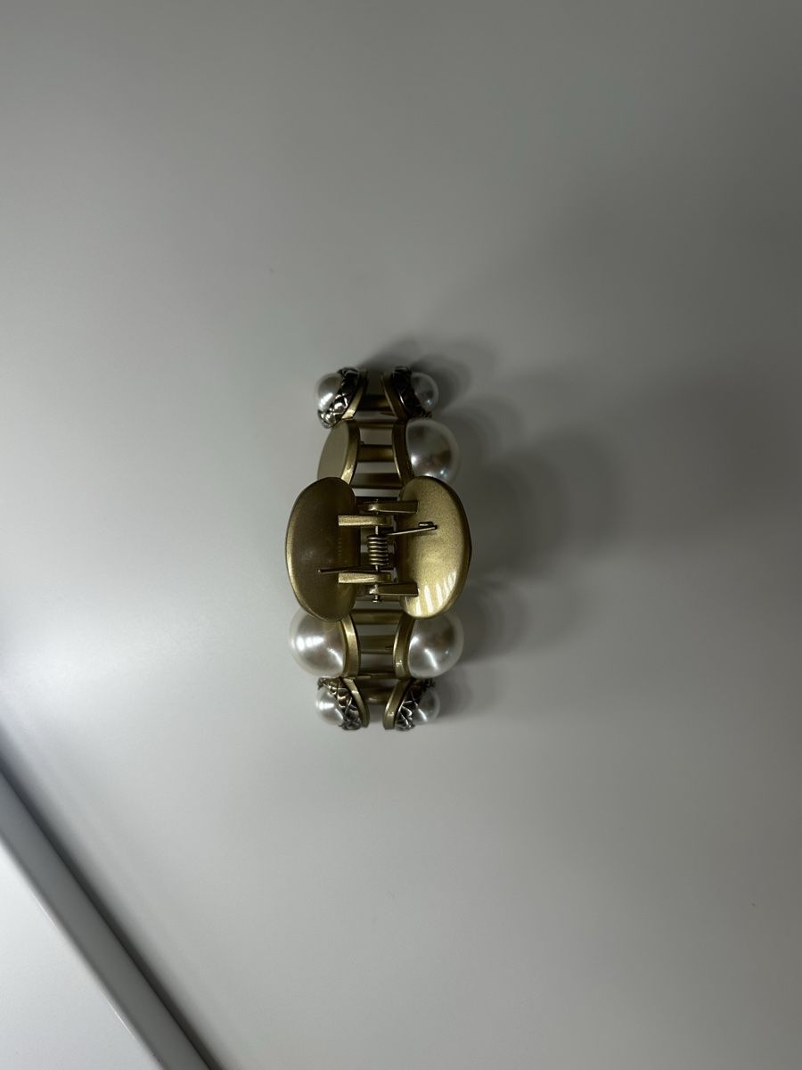 Accessori per capelli: Wunderschöne, grosse Haarklammer mit einem Defekt – Usato da Volketswil venduto da hal_65hj