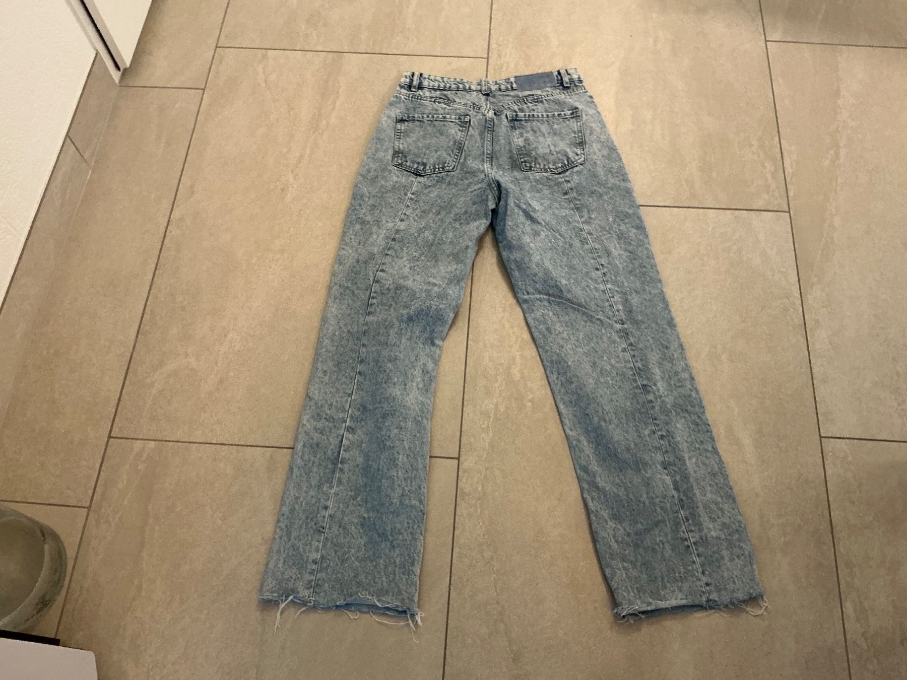 Jeans: Coole Acid-Wash Jeans, Grösse 42 – Gebraucht aus Würenlos von Chicca2004 2