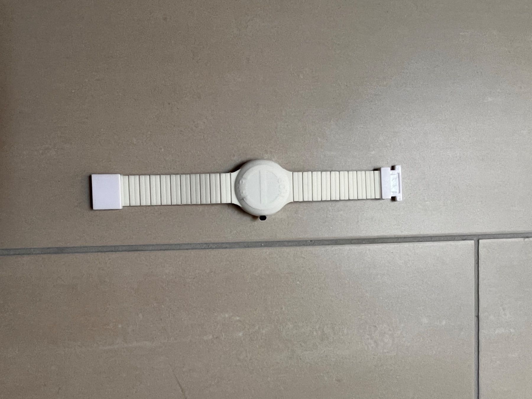 Swatch Orologi: Orologio da polso Swatch bianco da donna – Usato da Bassins venduto da mar_m22f 1