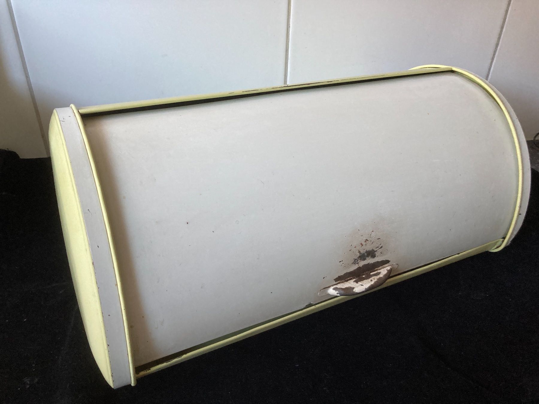 Behälter & Ähnliches: alter Brot - Schrank aus den 50 iger – Gebraucht aus Zürich von Chaeffeler