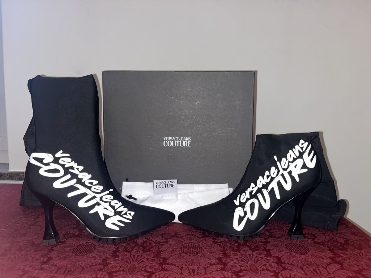 Versace Scarpe da donna: Versace Jeans Couture Overknees – Nuovo e nell'imballaggio originale da Klingnau venduto da f.collicutt