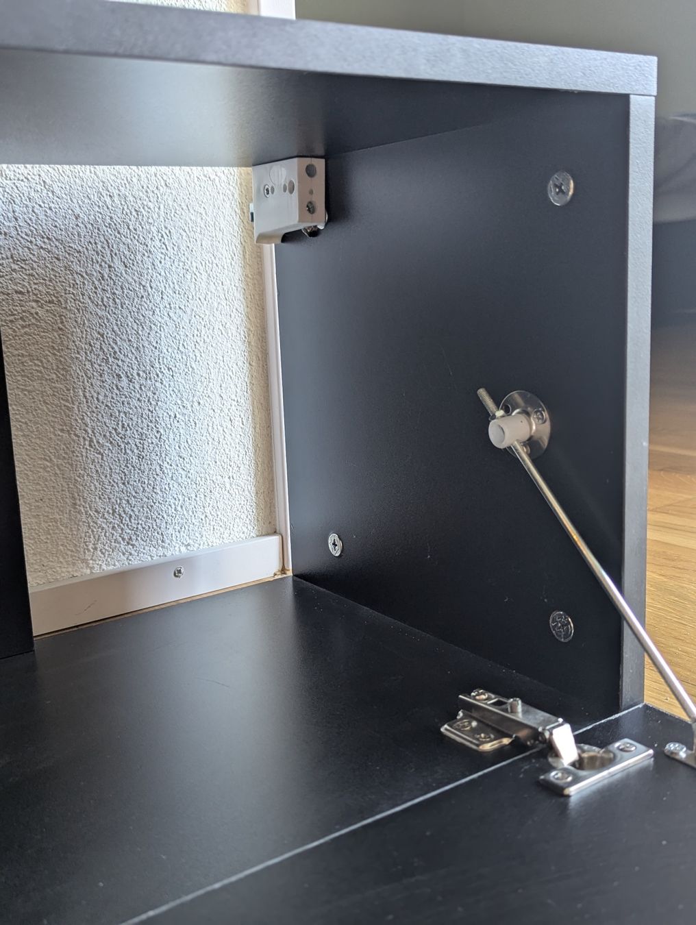 Mobili TV: Black TV Stand / Wall-Mounted Shelves – Usato da Schlieren venduto da ema_smx5 4