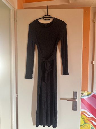 Robe longue côtelée gris foncé – Miss Selfridge – EUR 36