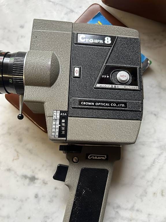 Videocamere: Antike CROWN 8mm Camera 8-E3B in Koffer – Usato da Uhwiesen venduto da Durschi71 4