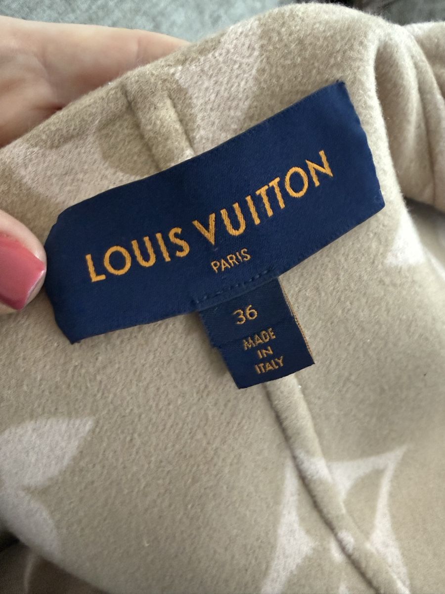 Louis Vuitton Cappotti: Louis Vuitton Mantel , Gr. 36 – Nuovo (secondo la descrizione) da Wilen b. Wollerau venduto da lovebug-6 4