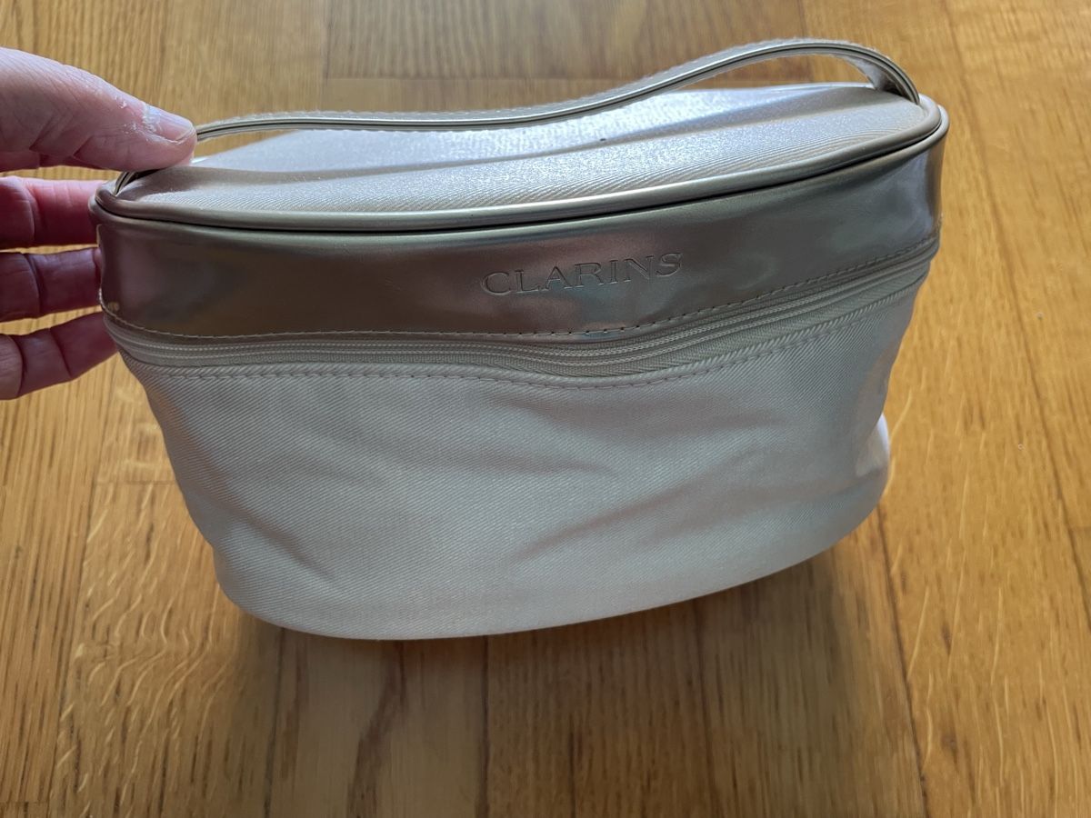 Clarins Kosmetikkoffer: Kulturbeutel/Necessaire Clarins – Gebraucht aus Zürich von silab69
