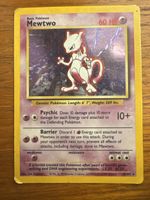 Carte Pokémon Mewtwo, édition de base, parfait état.👍
