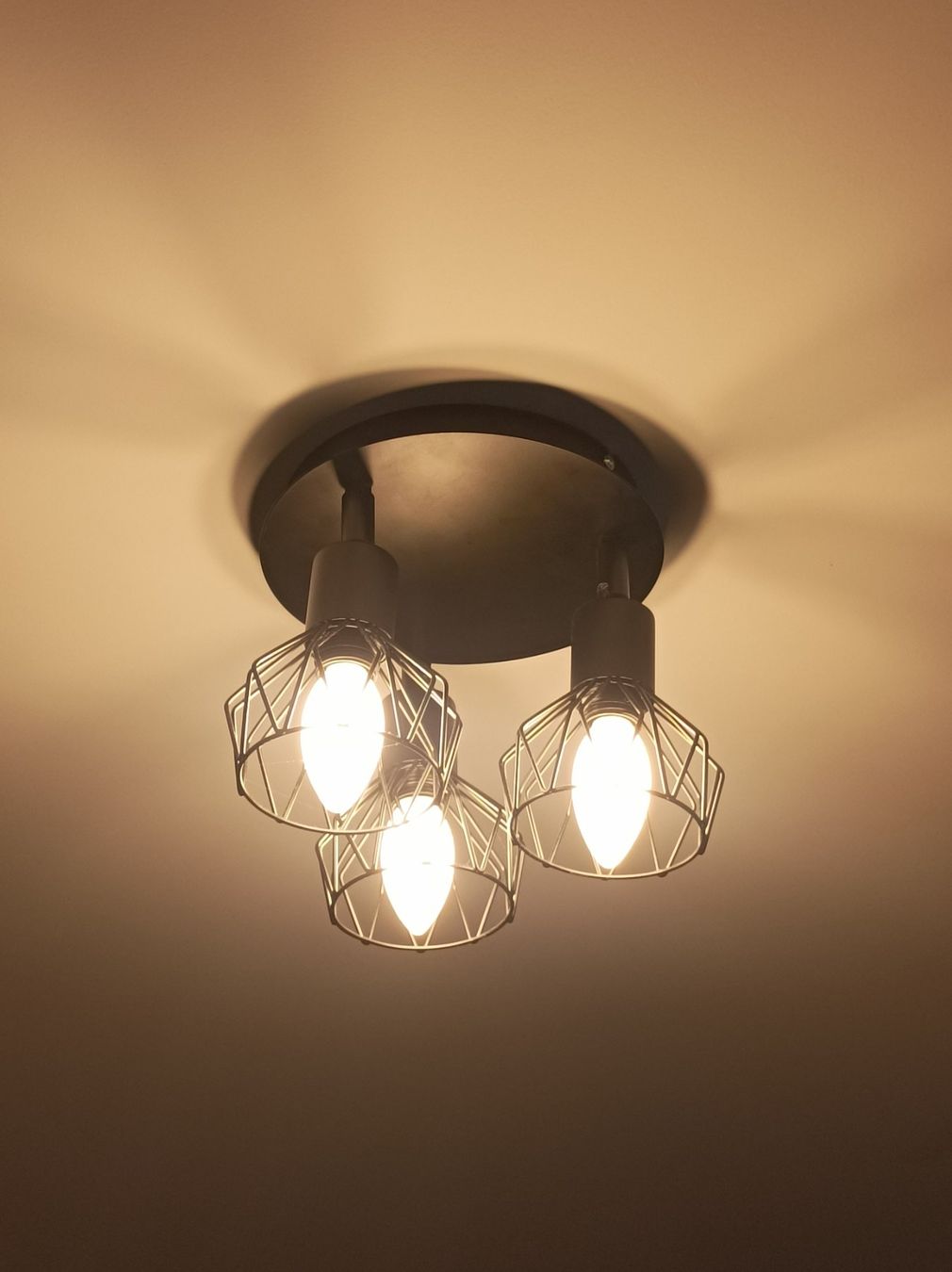 Lampade: Lamp à trois ampoules – Usato da Lausanne venduto da hdo_d2mm