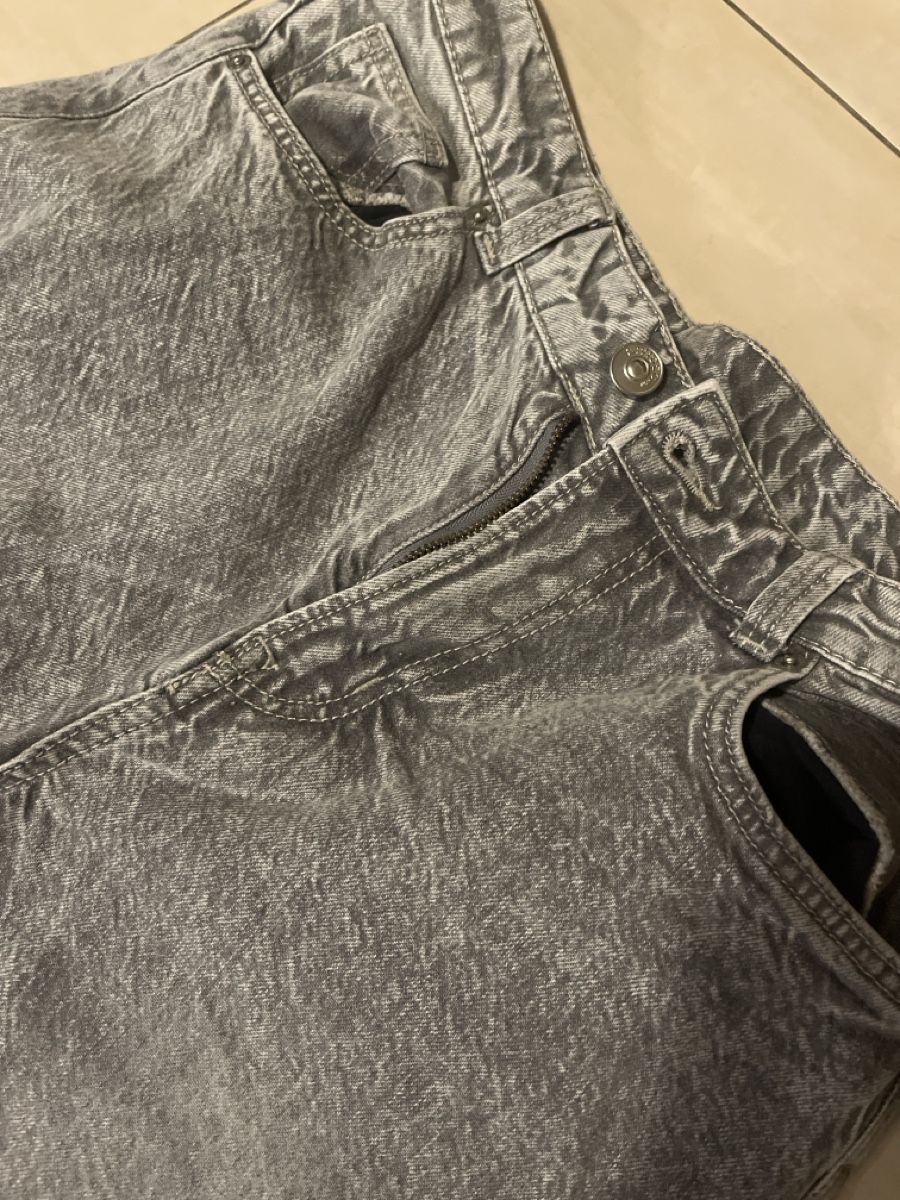 H&M Jeans: Jeans gris H&M – Gebraucht aus Icogne von Molfo
