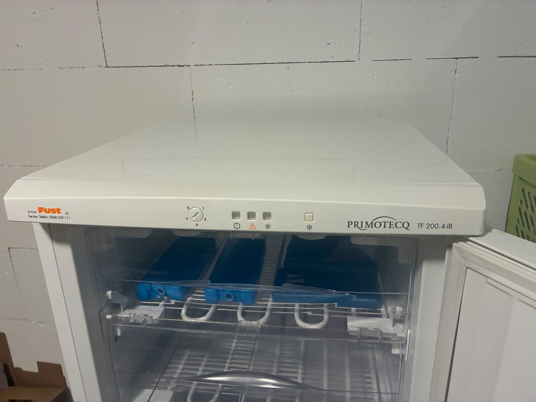 Primotecq Gefrierschrank: Tiefkühlschrank mit 178 Liter Nutzinhalt – Gebraucht aus Niederhelfenschwil von Spider150 2