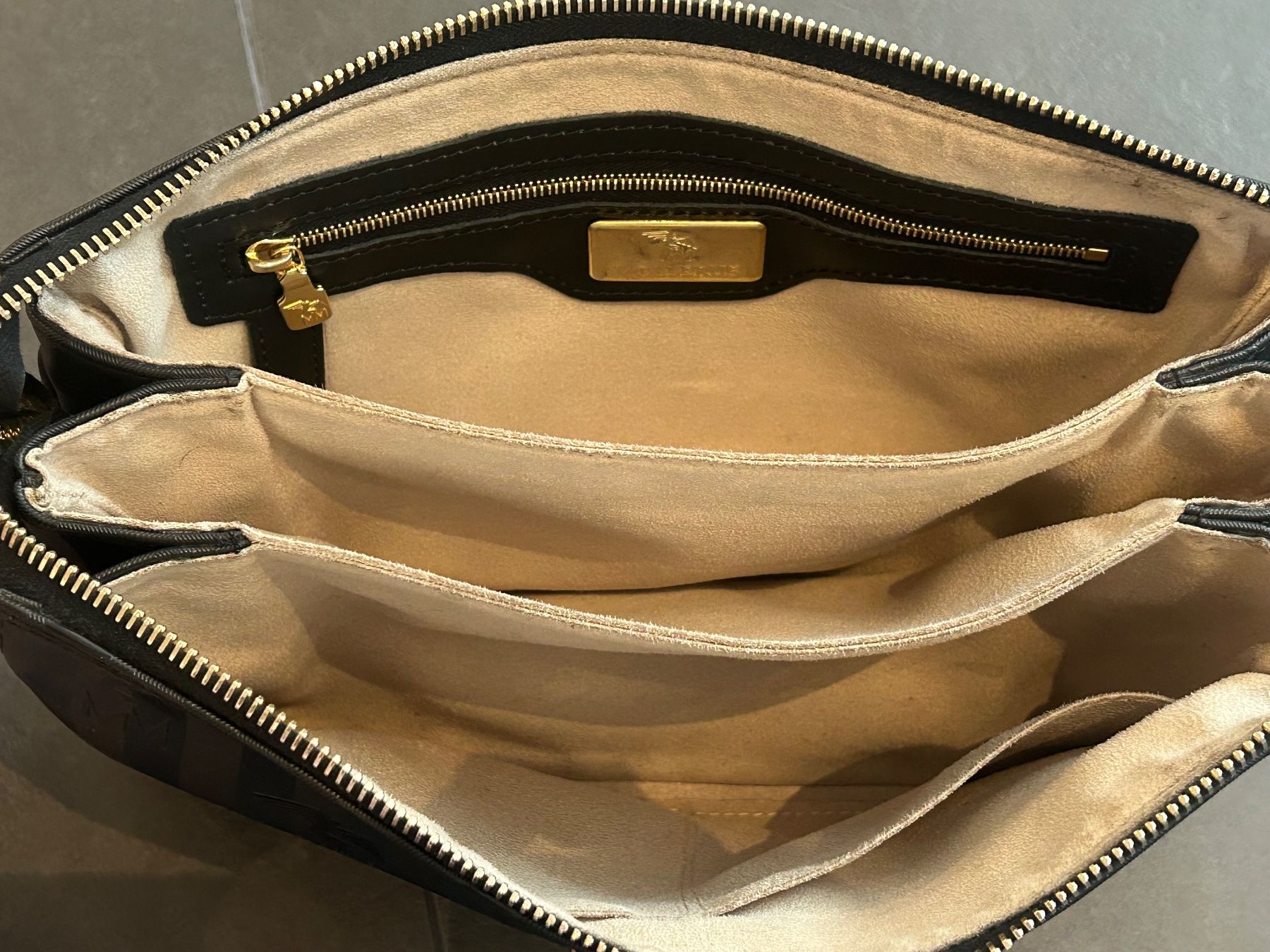 Maison Mollerus Taschen für Damen: Maison Mollerus Gland - Schwarz – Neu (gemäss Beschreibung) aus Wettswil von 8wkc_ne 5