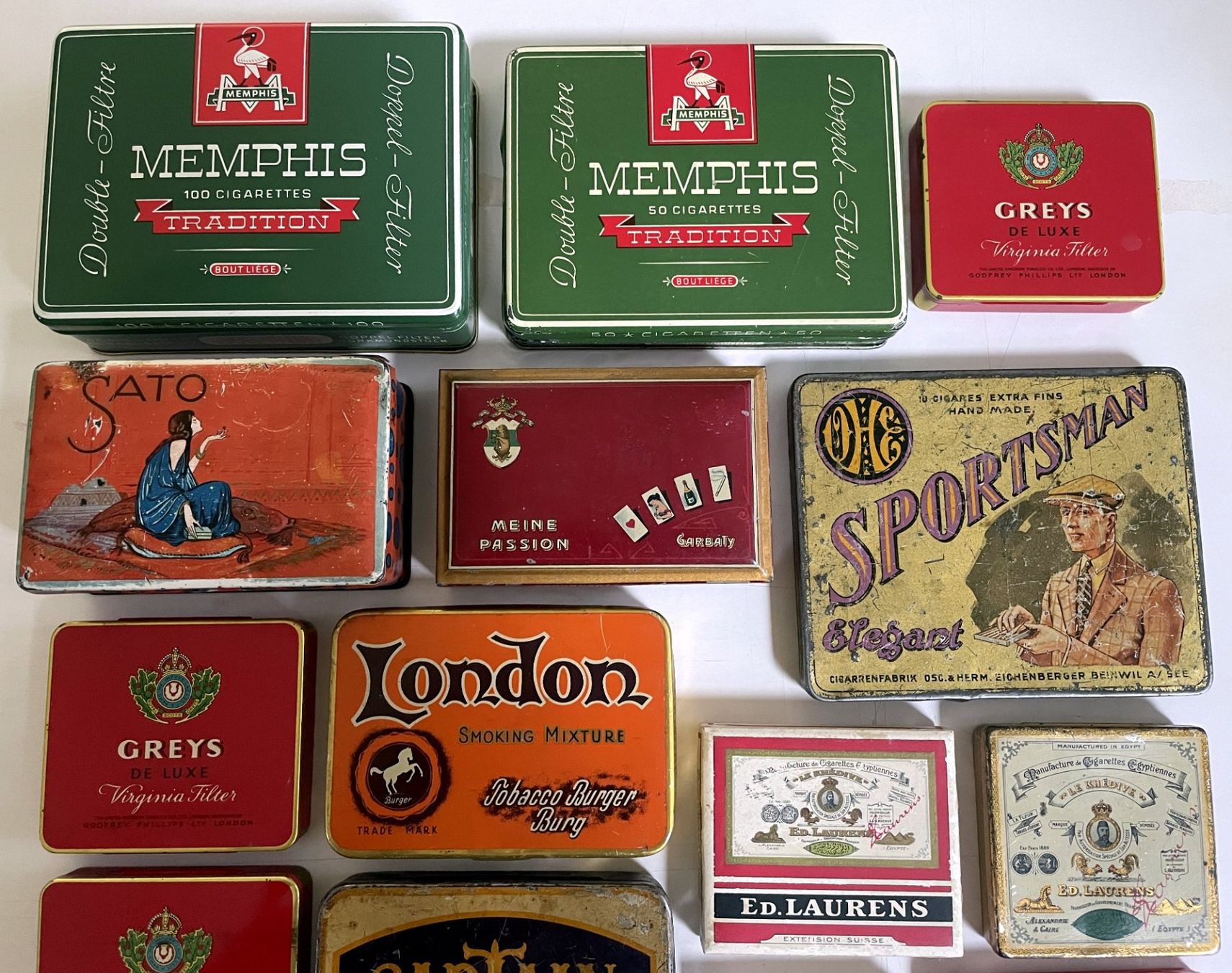 Barattoli: 16 alte Cigarettendosen aus Blech & Pappe – Usato da Savagnier venduto da Ne2065 1