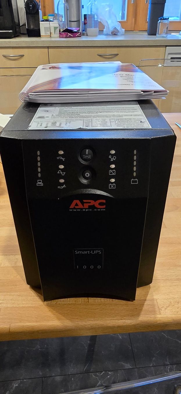 Apc Alimentazione elettrica: APC SmartUPS 1000 – Usato da Speicher venduto da msct