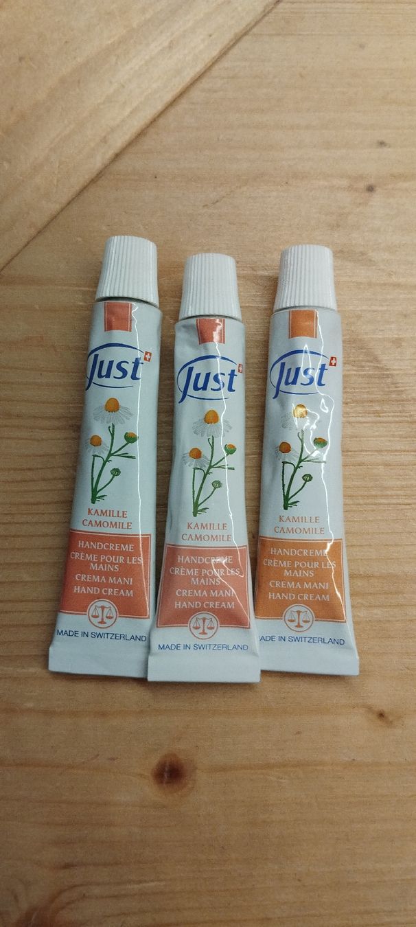 Idratazione: JUST Kamille Handcreme – Nuovo (secondo la descrizione) da Betschwanden venduto da mel_yrp5